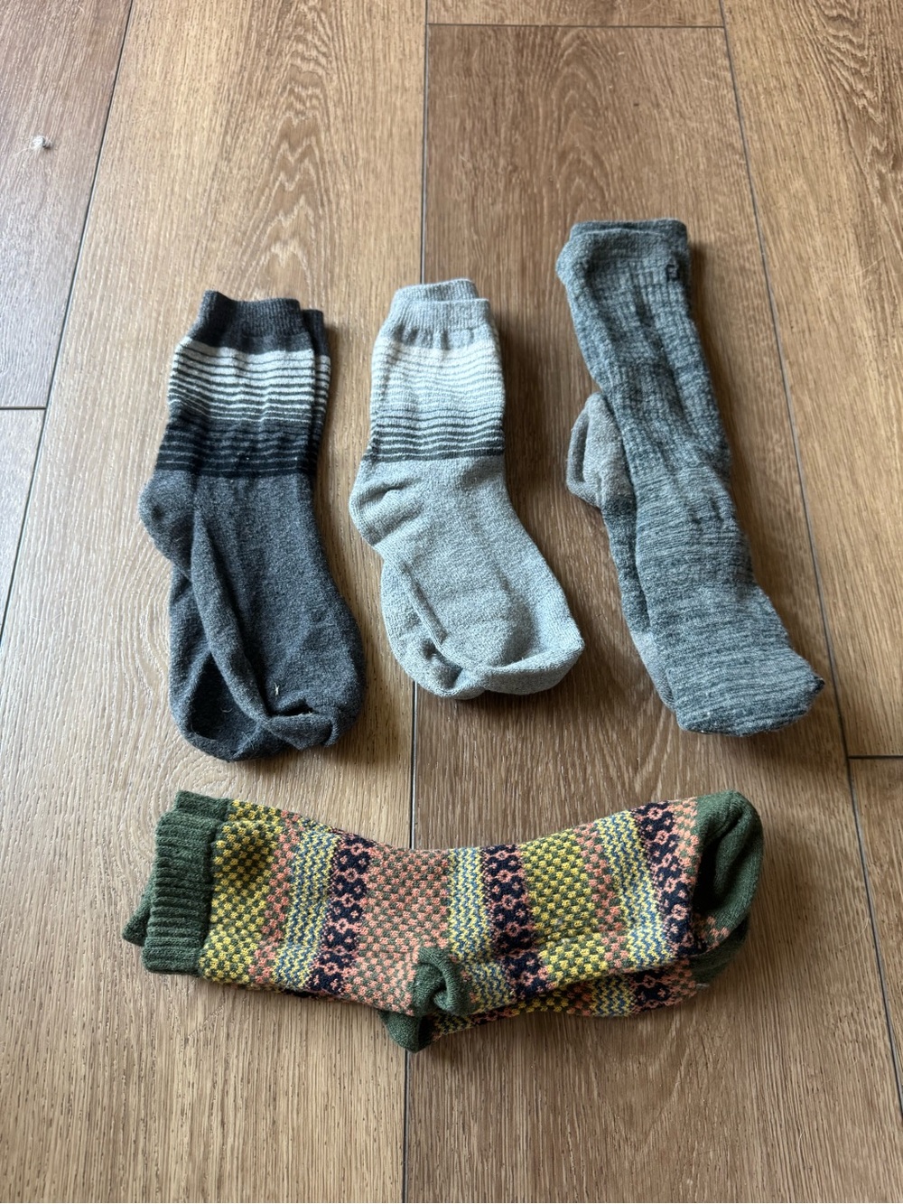 Men's J Crew Assorted Gray and Olive Crew Socks - Pack of 4